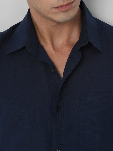 BUY Mufti Men Navy Blue Solid Slim Fit Shirt